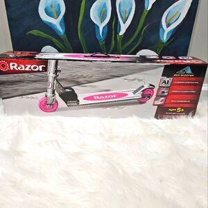 Razor  Kick Scooter - Pink